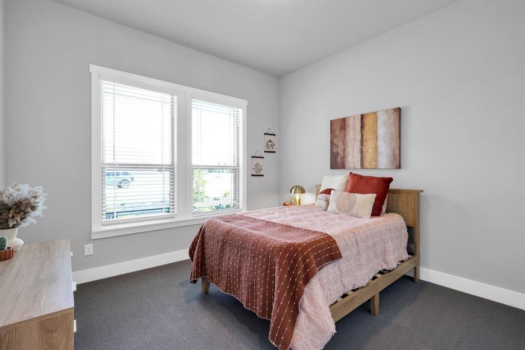 111 Muscogee Drive. Waxahachie, TX 75165