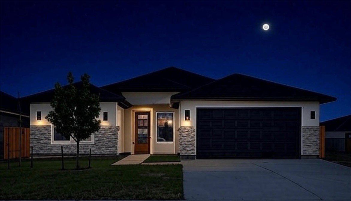 1473 Irigoyen Court. Corpus Christi, TX 78415