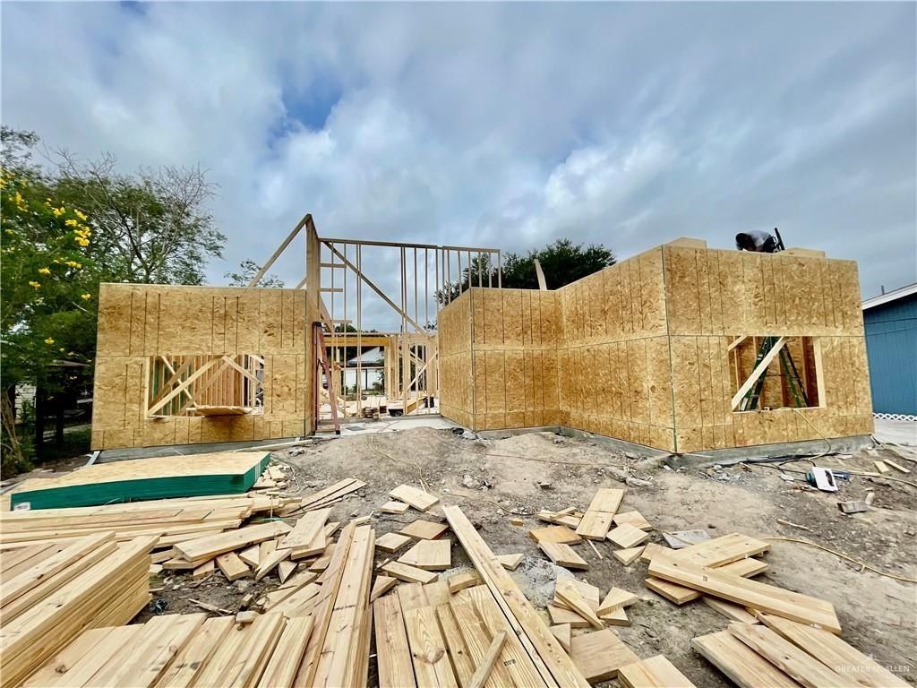 1634 Roosevelt Street. Brownsville, TX 78521