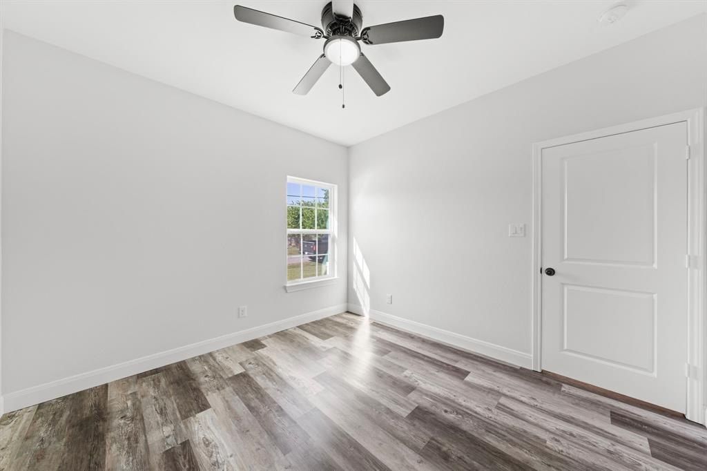 510 Washington Street. Ennis, TX 75119