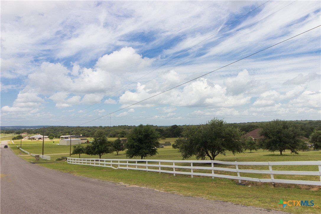 221 Colonial Lane. La Vernia, TX 78121