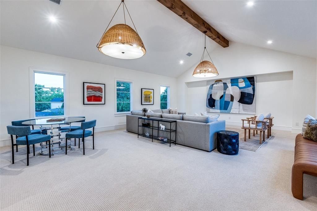 3935 Hawick Lane. Dallas, TX 75220