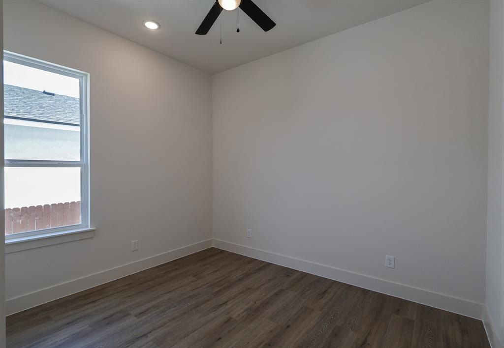 2829 Avenue L. Fort Worth, TX 76105