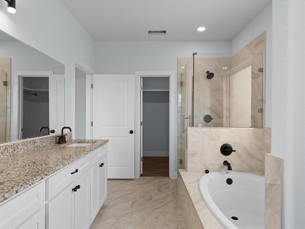 1013 Magnolia Court. Springtown, TX 76082