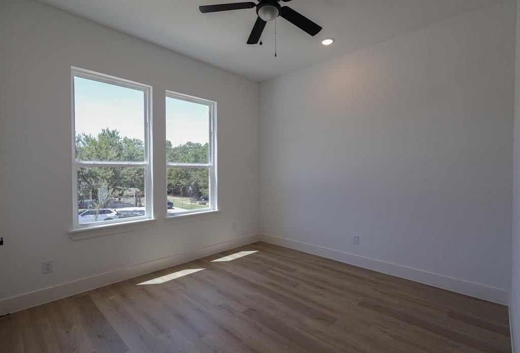 2833 Avenue L. Fort Worth, TX 76105