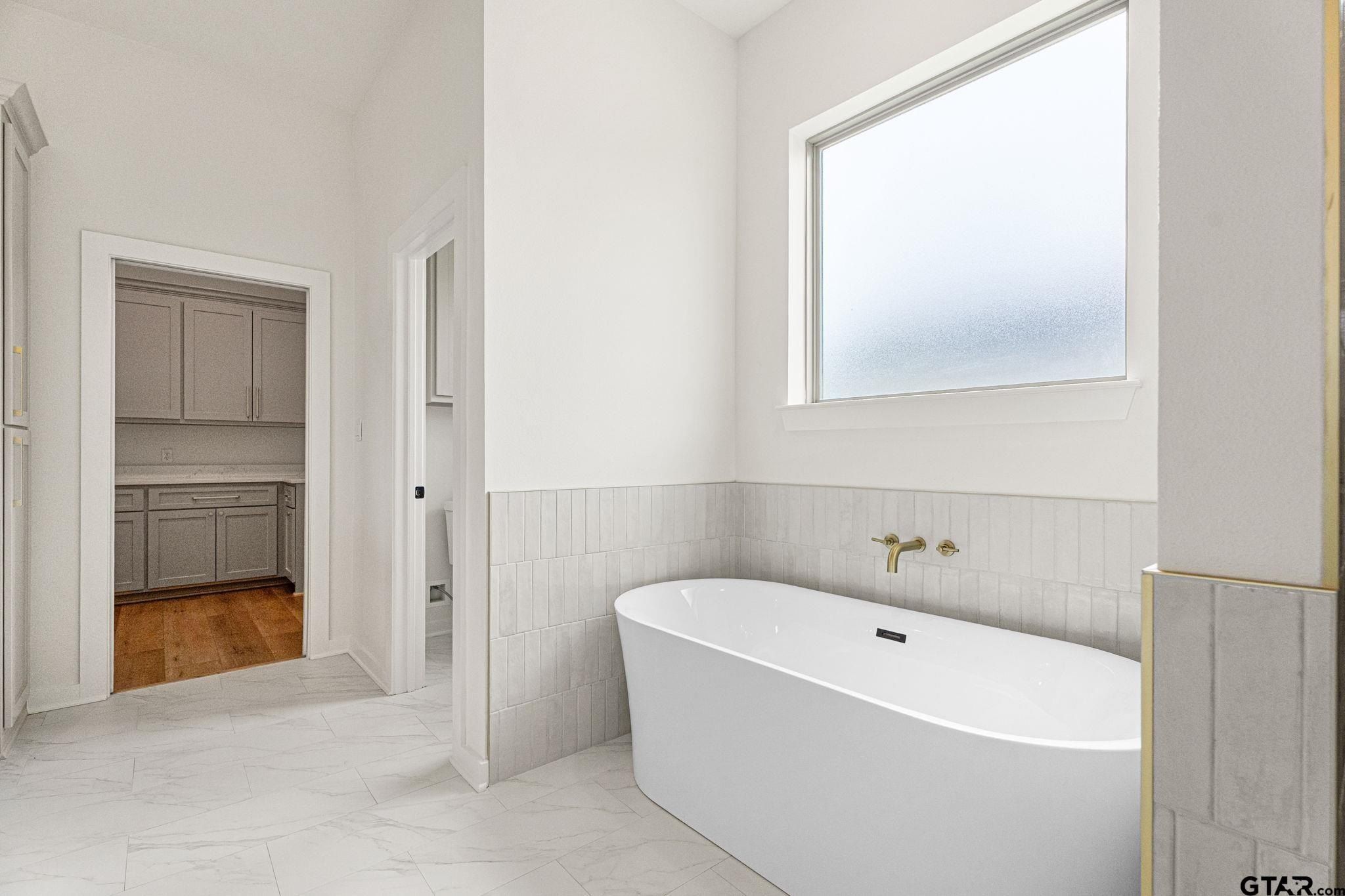 15380 County Road 1100. Tyler, TX 75703