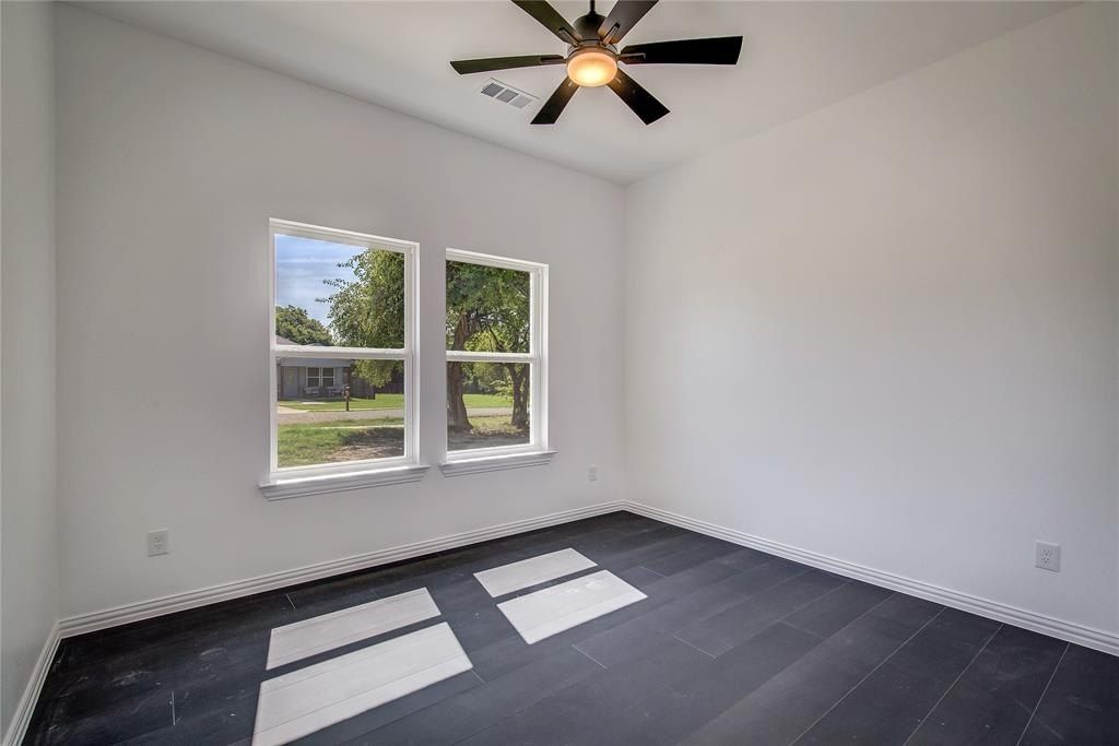 1208 Rosemary Street. Greenville, TX 75401