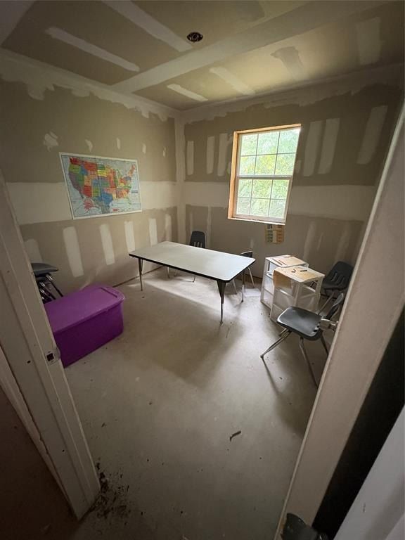 2716 E Briarwood Street. Granbury, TX 76048