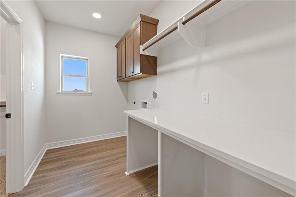 101 Court Side Drive. Somerville, TX 77879