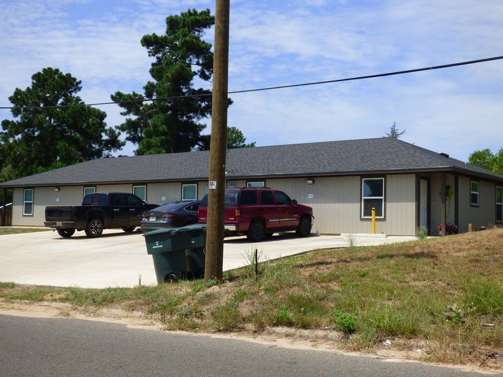 801 N Ritchie. Nacogdoches, TX 75964