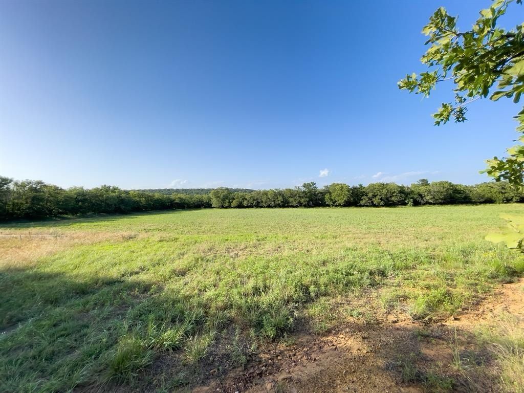1 Rivertrail Circle. Mingus, TX 76463