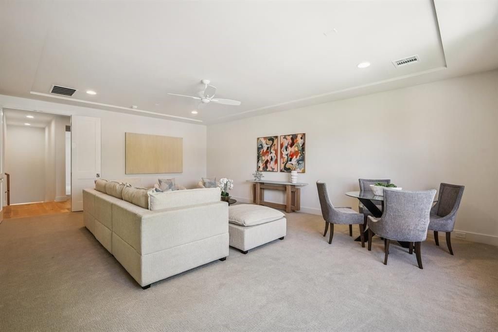 7706 Robin Road. Dallas, TX 75209