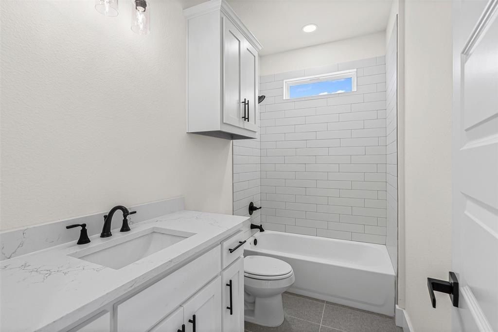 252 Jimmy Lane. Millsap, TX 76066