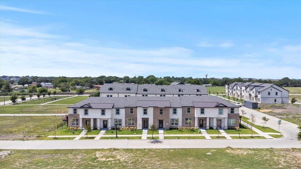 4313 Centerton Mews. Rowlett, TX 75089