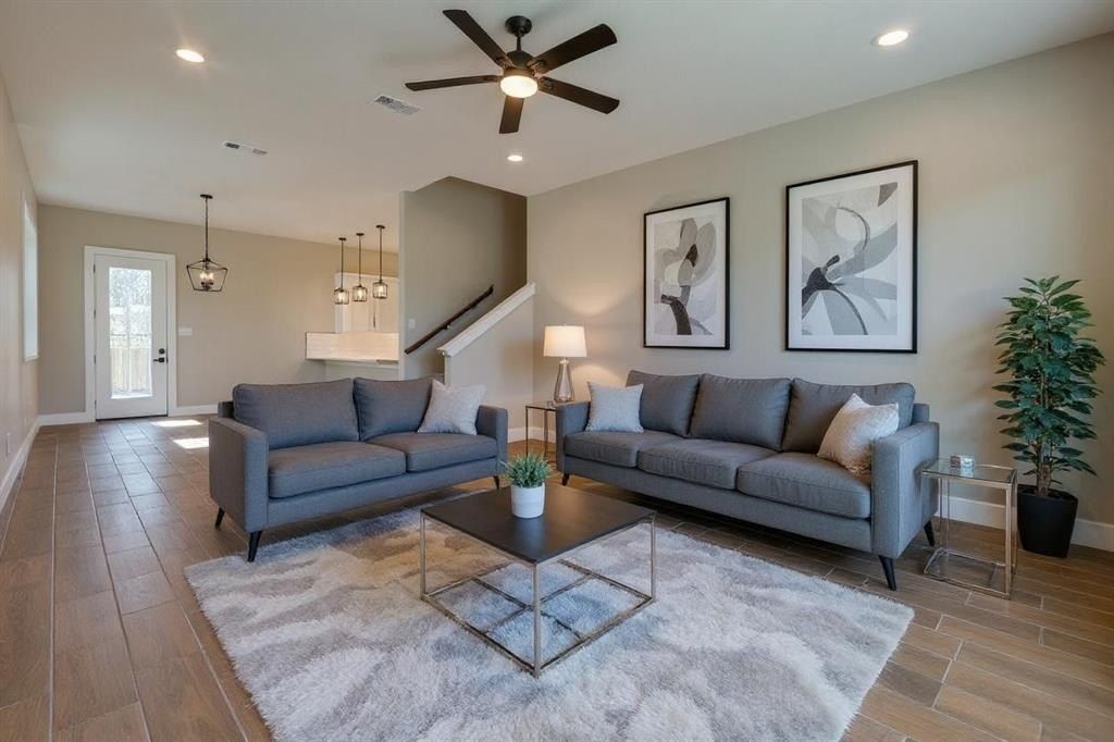 708 Perry Avenue. Waxahachie, TX 75165