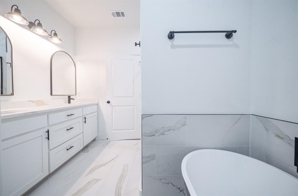 3411 Ladd. Dallas, TX 75212