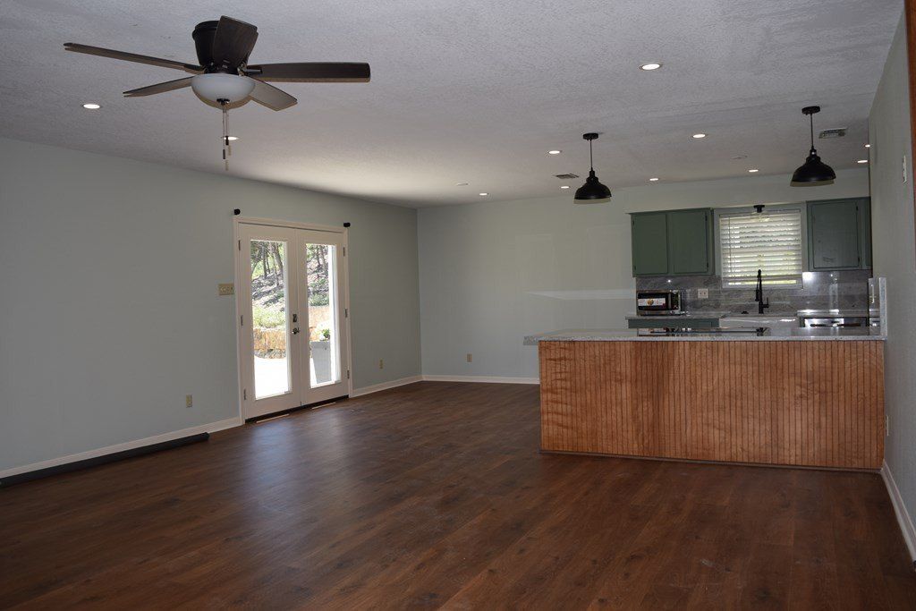 106 W Hunters Pointe Dr. Kerrville, TX 78028