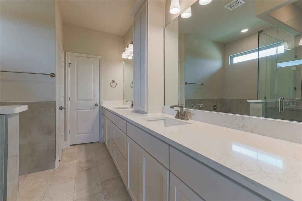 228 Brahman Street. Venus, TX 76084