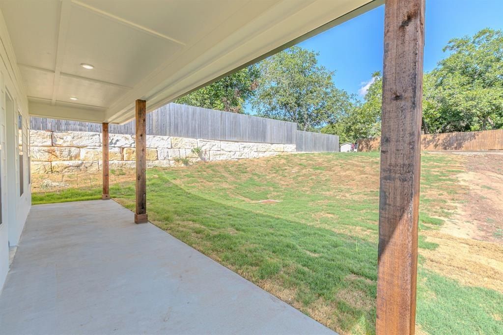 708 N College Street. West, TX 76691