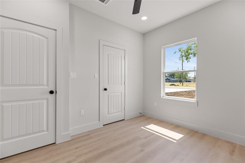 100 Arthur Avenue. McGregor, TX 76657