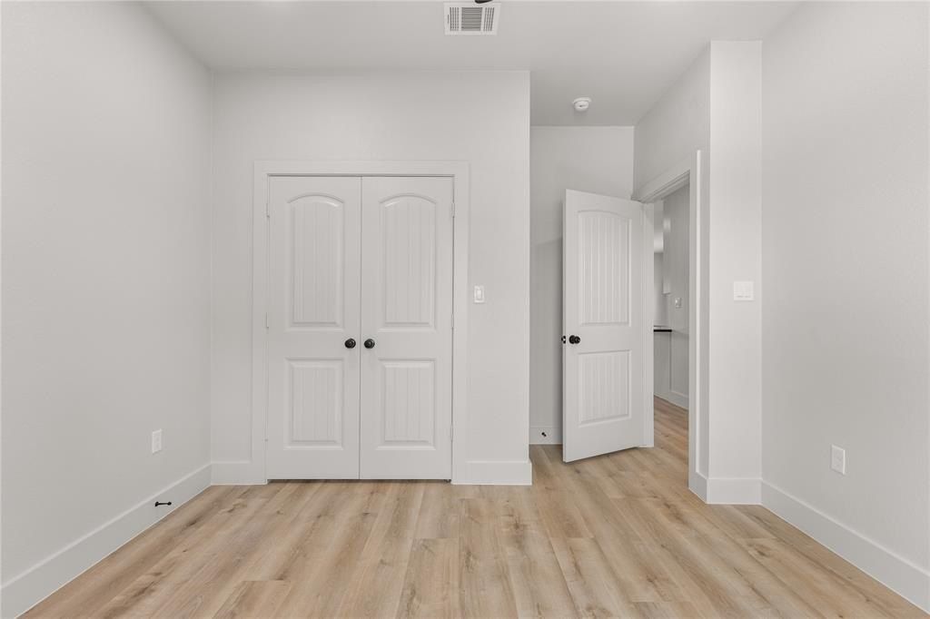 98 Arthur Avenue. McGregor, TX 76657