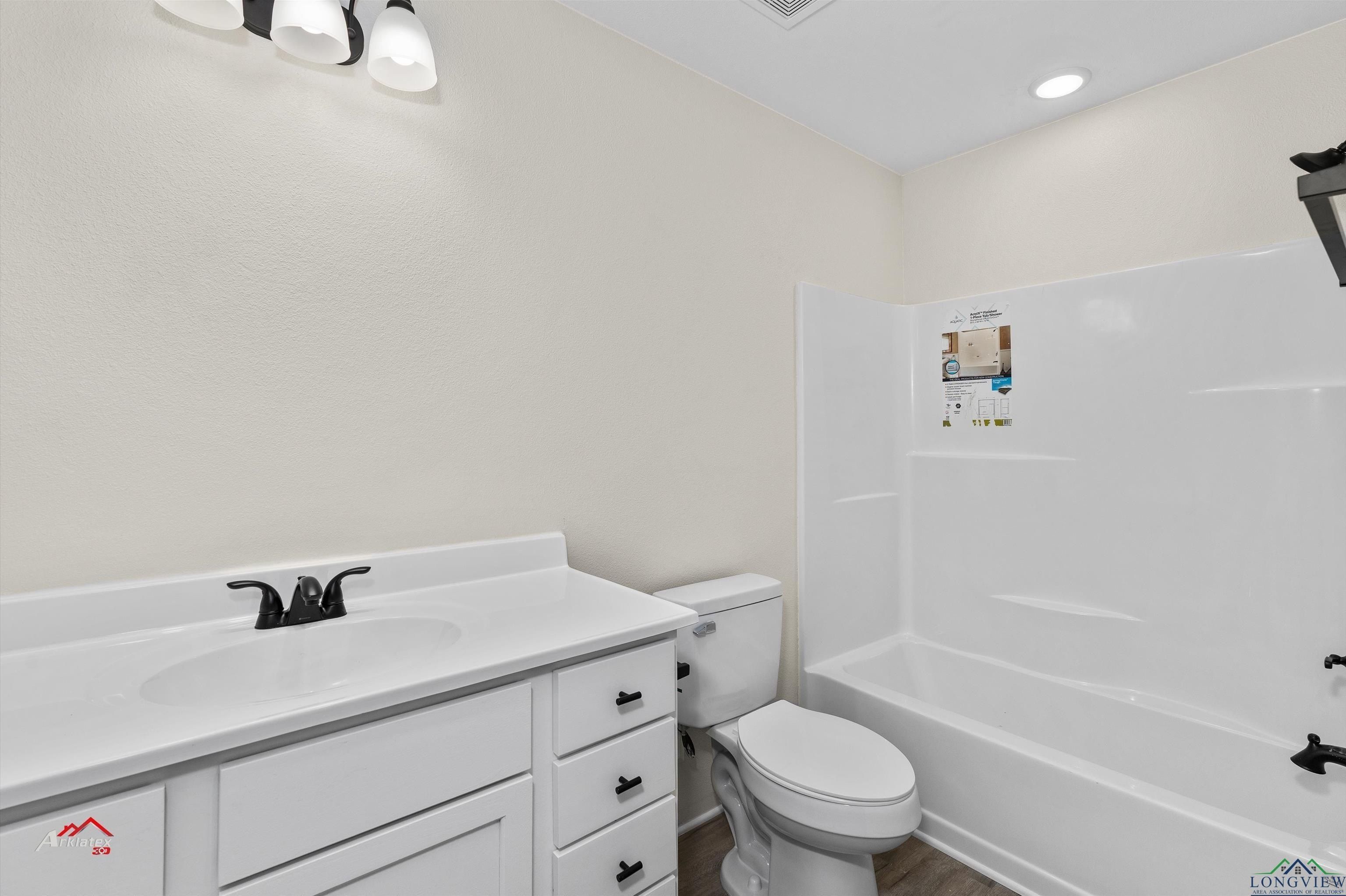 3219 Stone Road. Kilgore, TX 75662