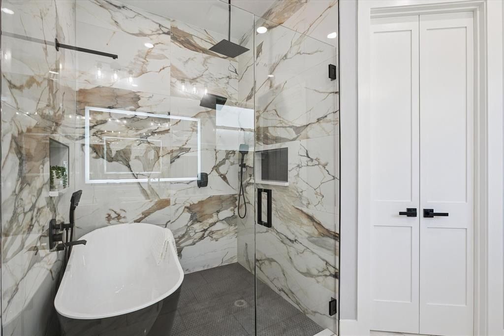 707 Ross Trail. Arlington, TX 76012