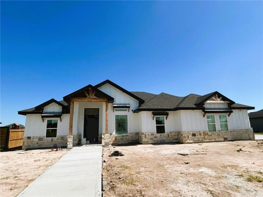 2802 Stone Oak Drive. Weslaco, TX 78599