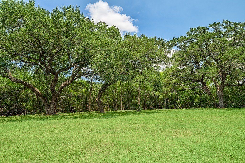 8390 Schuster Road. Ledbetter, TX 78946