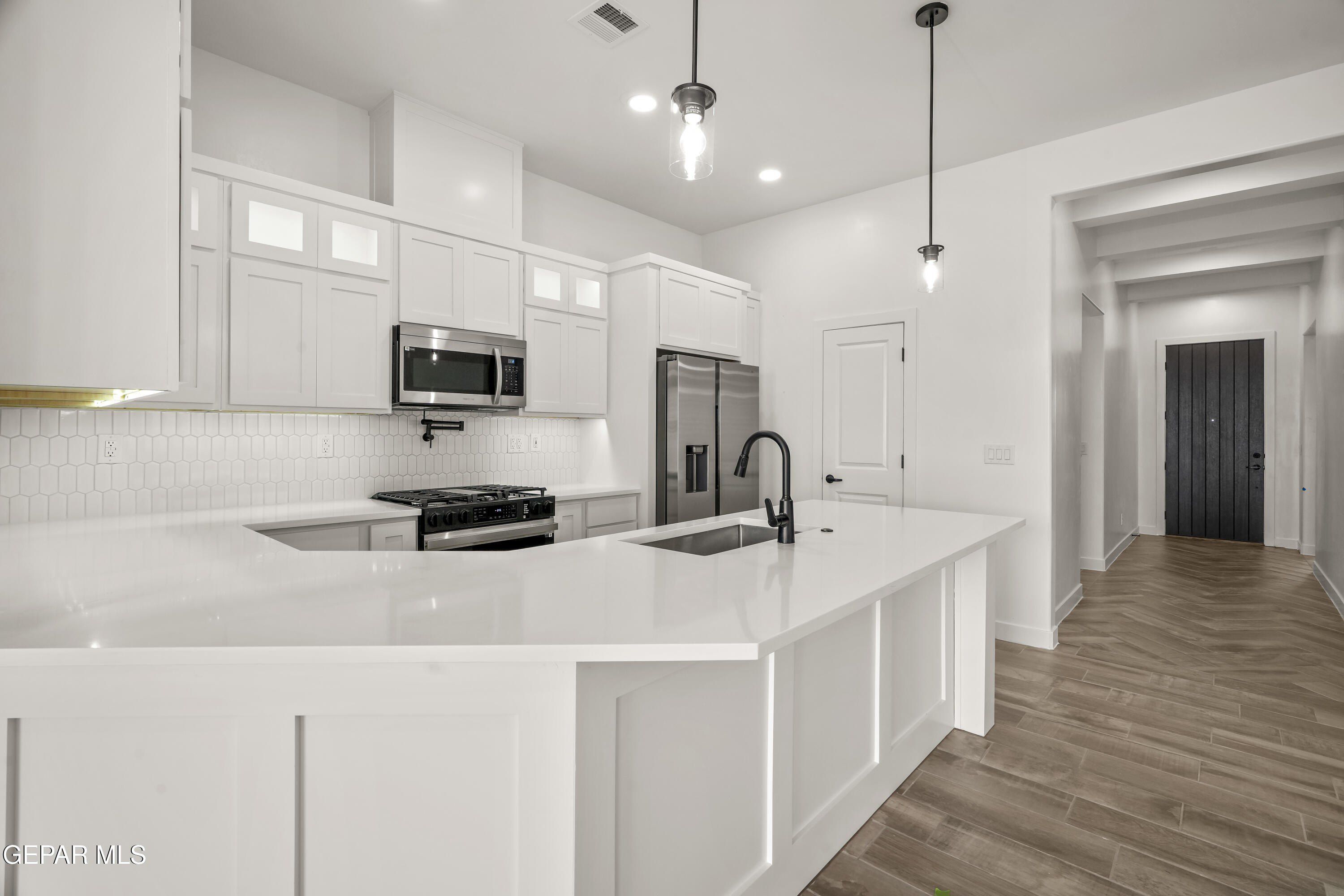 15220 Resolve Drive. El Paso, TX 79938