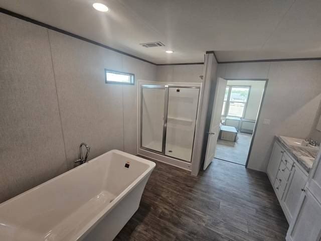 2300 Ward Bend Rd. Sealy, TX 77474