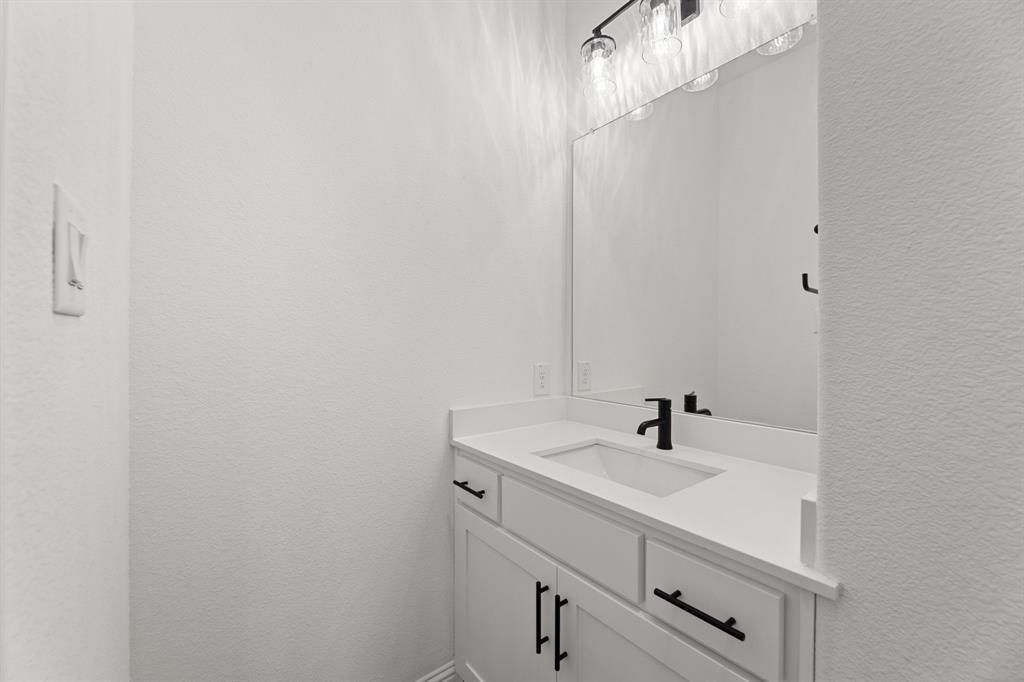 108 Kensington Drive. Lewisville, TX 75067