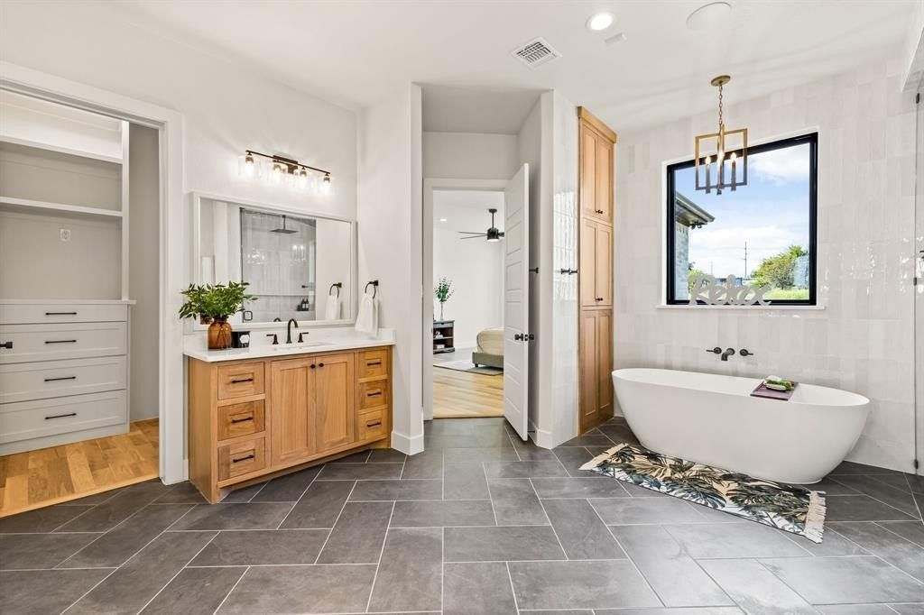 2035 Meadowlark Court. Aledo, TX 76008