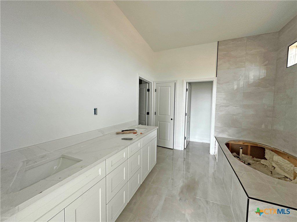 9303 Blackhawk Drive. Temple, TX 76502