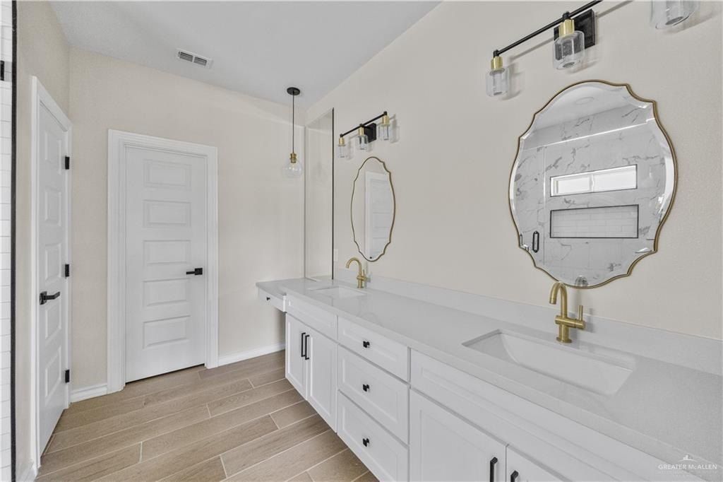 2606 Sunrise Lane. Weslaco, TX 78596