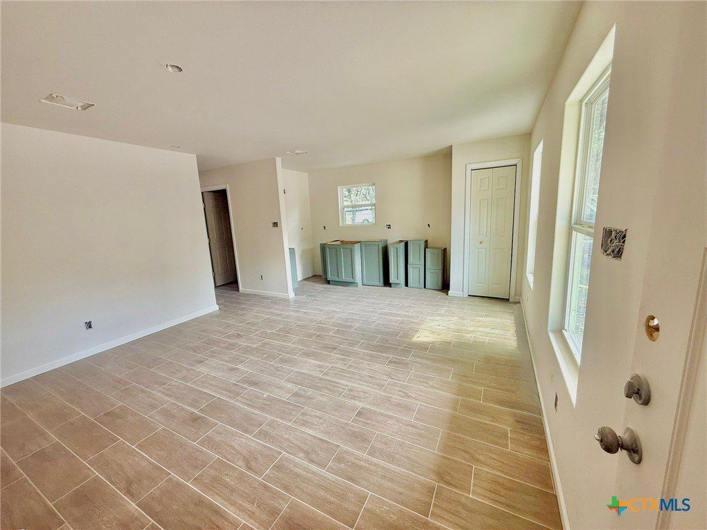 709 Burr Oak Lane. Canyon Lake, TX 78133