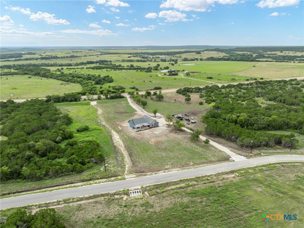 237 Cedar Bluff Loop. Gatesville, TX 76528
