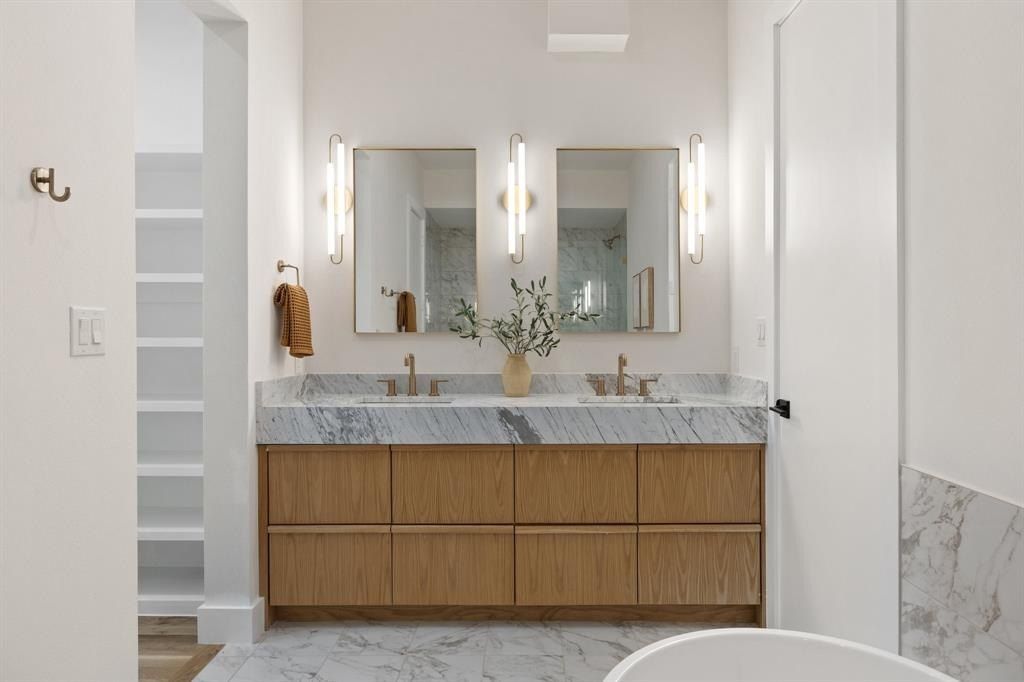 4330 Dickason Avenue. Dallas, TX 75219