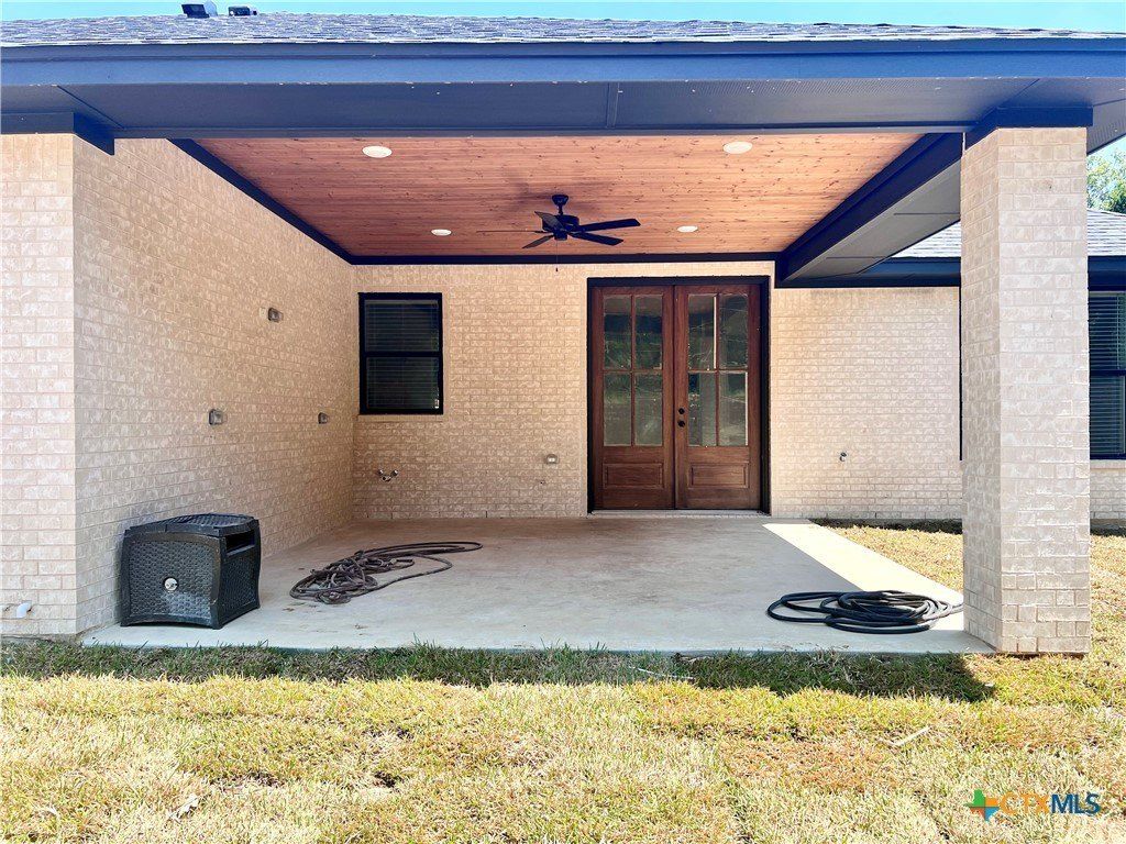 3244 Lois Lane. Kempner, TX 76539