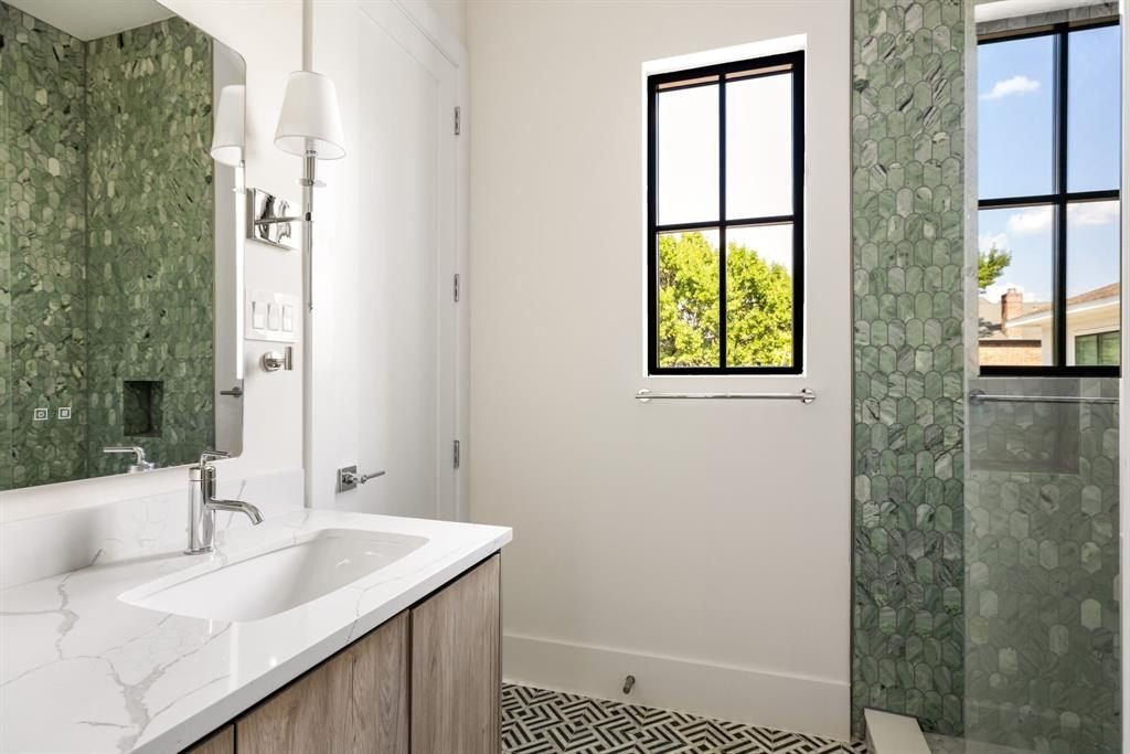 5706 Stanford Avenue. Dallas, TX 75209