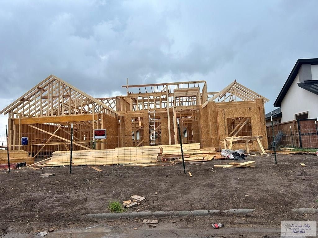 6107 West Palm St. Brownsville, TX 78526