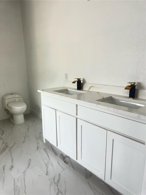 1411 Wesley Street. Greenville, TX 75401