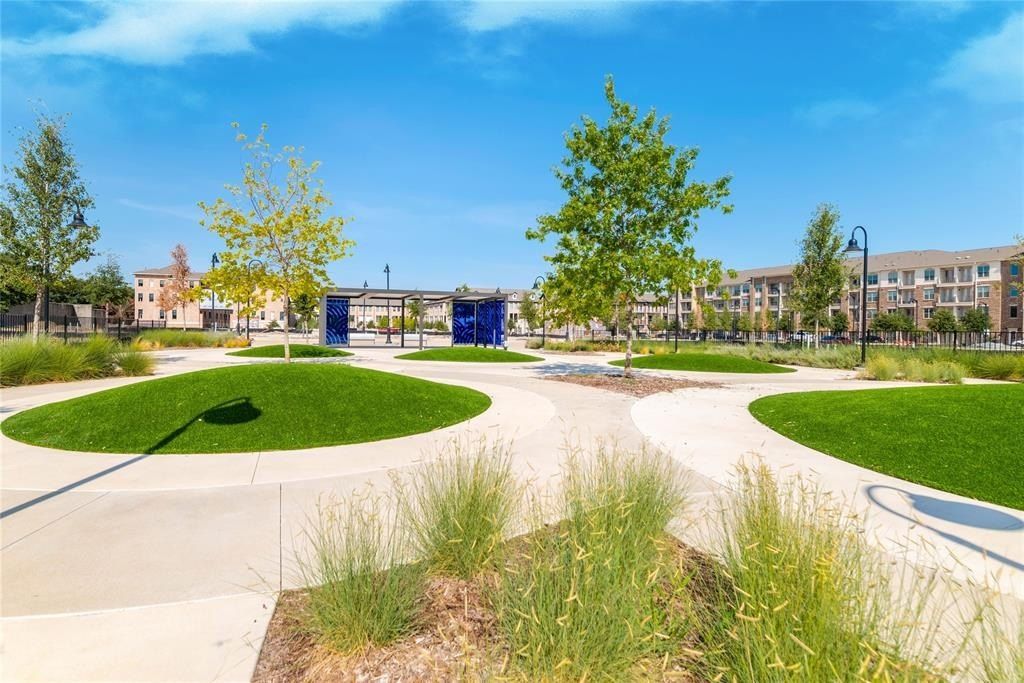 4066 Oak Circle. Addison, TX 75001