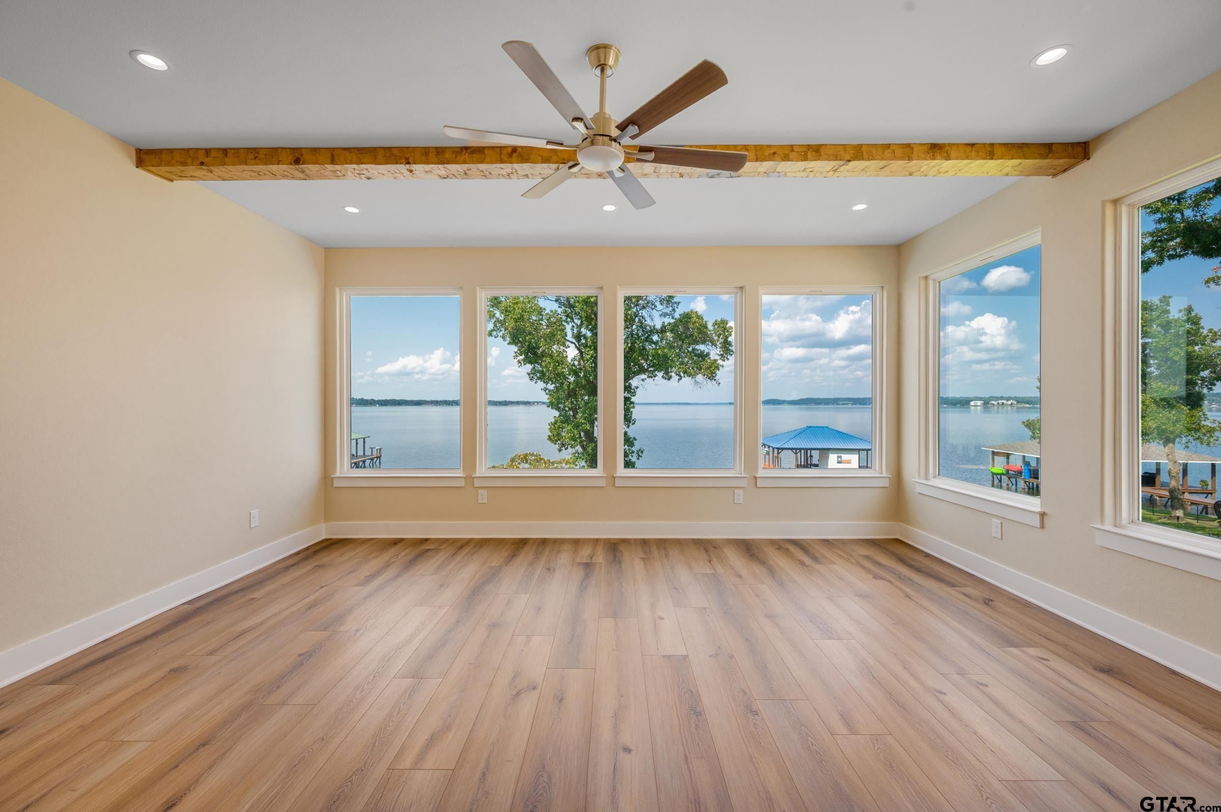 22107 Bluewater. Chandler, TX 75758