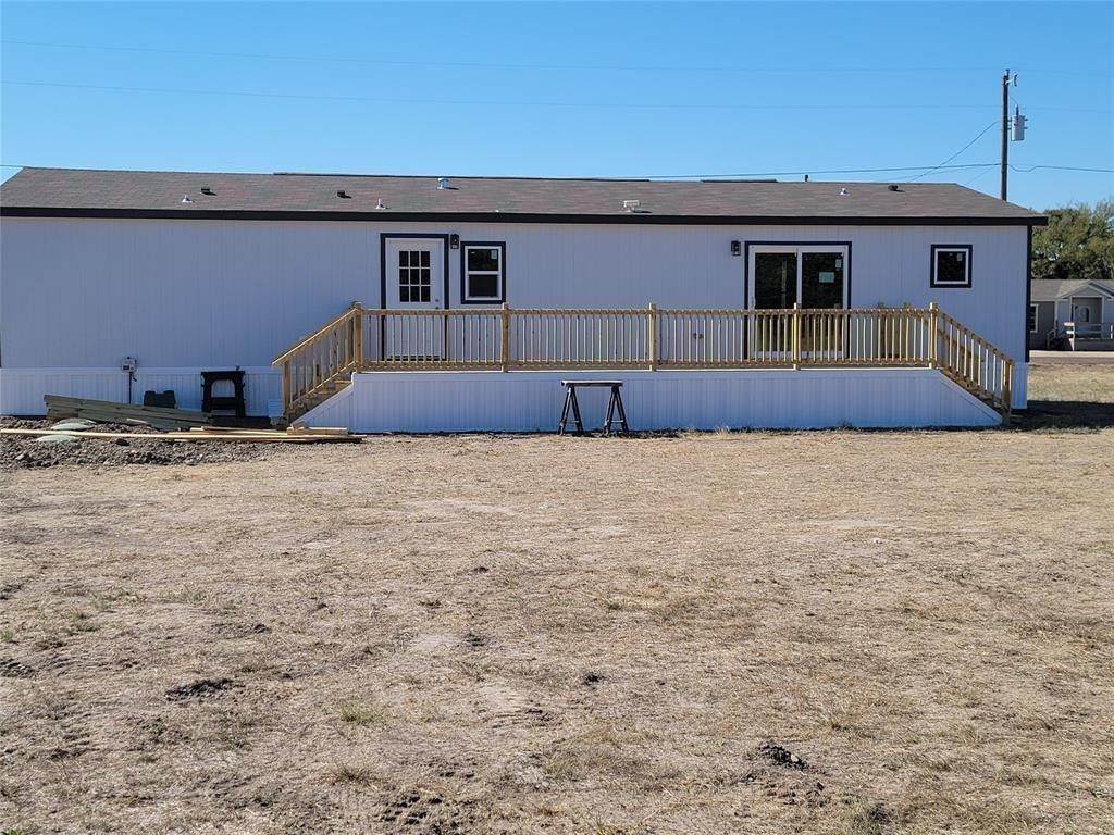 355 Largo Street. Bonham, TX 75418