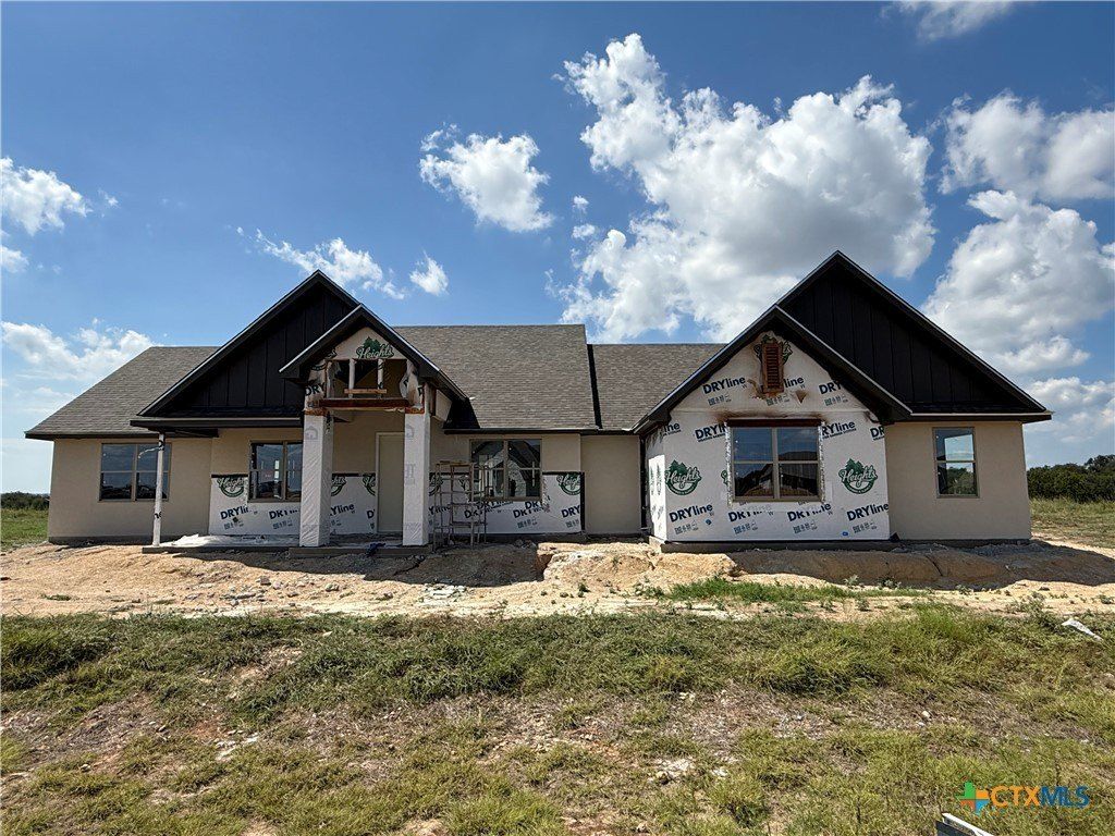 11139 Golden Eagle Avenue. Salado, TX 76571