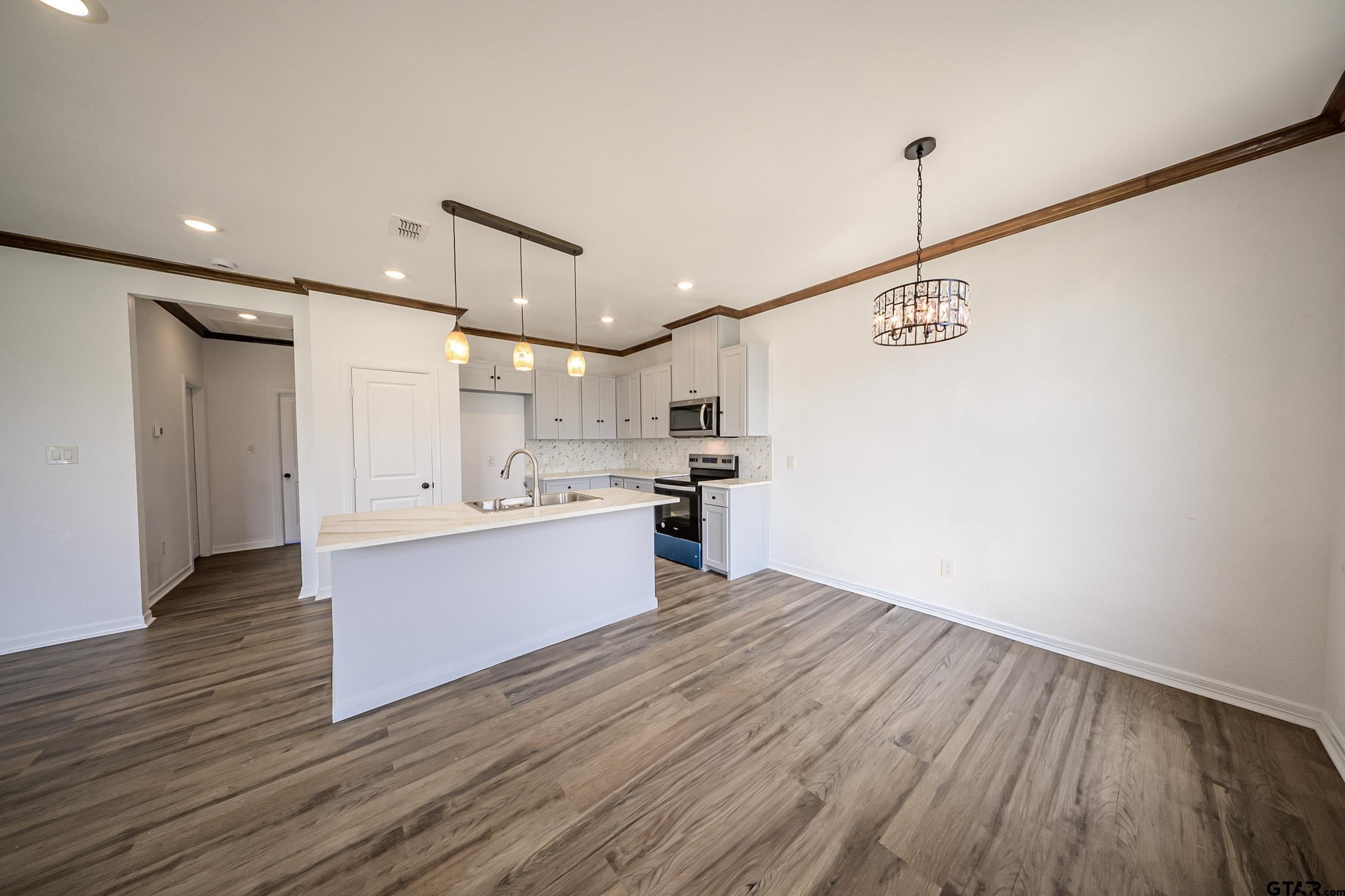 10587 Spur 164 Greenbriar Road. Tyler, TX 75709