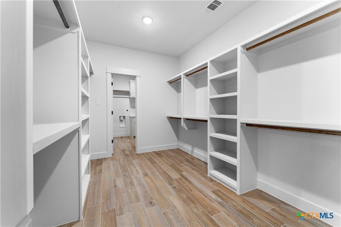 8621 Austin Turner Trail. Killeen, TX 76542