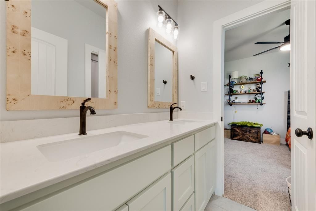 12880 Pruett Road. Krum, TX 76249