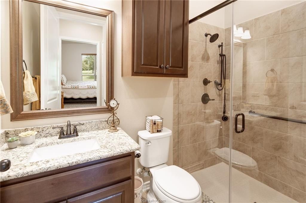 10222 Wessex. Iola, TX 77861